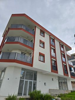 Kuşadası Merkezde Değirmendere Mevkiinde Arakat 1+1 60m2 Katlamalı Cam Balkonlu