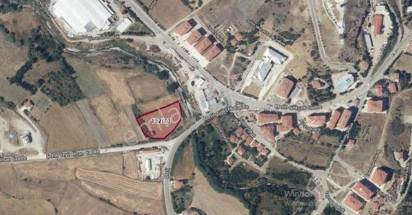 Çankırı Ankara Yolu Üzerinde İmar Sınırında 4674m2 Satılık Tarla