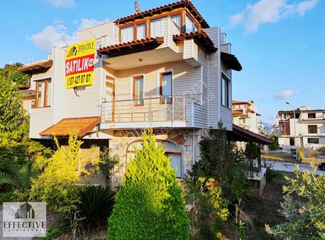 Denize Sıfır Mavikent Sitesinde 6+1 Müstakil 3 Katlı Villa