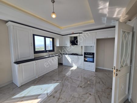 Karınca'dan Akdeniz Mh'de Havuzlu Sitede Deniz Manzaralı 4+1 Kiralık Daire !!