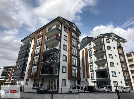 Güzelyurt Mah.de Geniş Ve Ferah Amerikan Mutfaklı Satılık 2+1