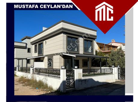 Seferihisar Doğanbeyde 2+1 Satılık Yazlık Villa Denize Yakın 300 Metre