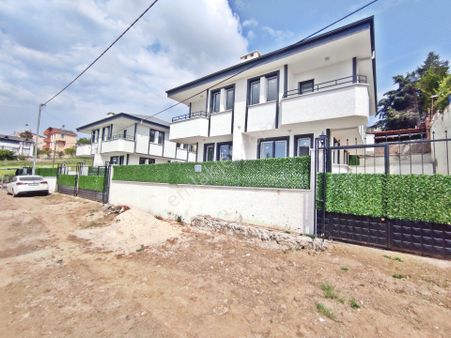 Maramara Ereğlisi Dereağzı Mah 120,m2-2+1-bahçeli Villa