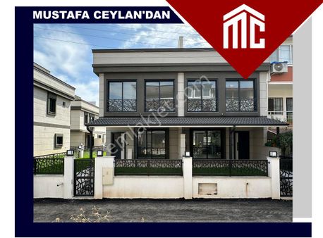 Seferihisar Doğanbeyde Satılık 3+1 Villa Denize 300 Metre Merkezi Çok İyi Lokasyonda