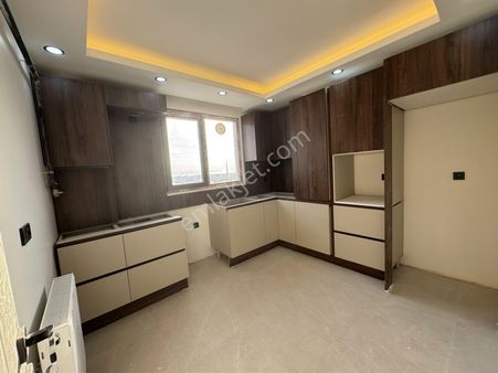 Çayırova Atatürk Mahallesinde 3+1 Asansörlü Üst Dubleks