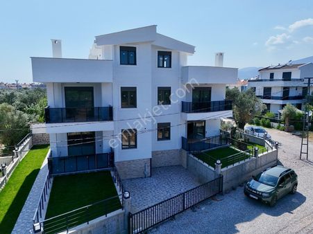 Akçay Aras Emlaktan Güre Çamlıbelde Denize 500 M. 4+1 Villa