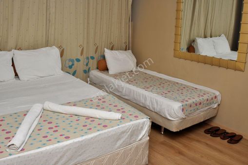 Cumhuriyet Meydanı, Antalya' Nın Kalbi Çarşı Merkezinde