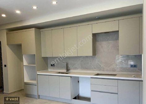 Kuşadası Davutlar Merkezde Satılık Sıfır Lüks 1+1 Daire