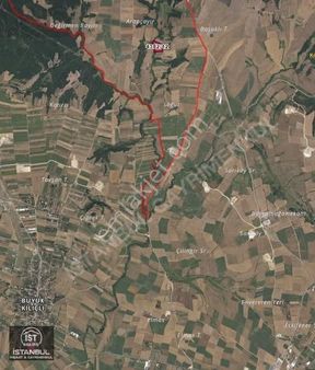 Silivri Büyüksinekli'de 250 M2 Hazır Etrafı Çevrili Yer