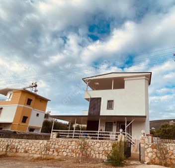 Akbük'te Eşyalı Satılık Deniz Manzaralı Kat Mülkiyetli Villa