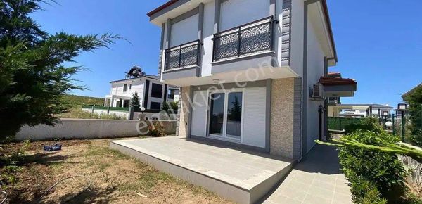 Didim Efeler Mahallesinde Tam Müstakil 3+1 Fırsat Satılık Villa