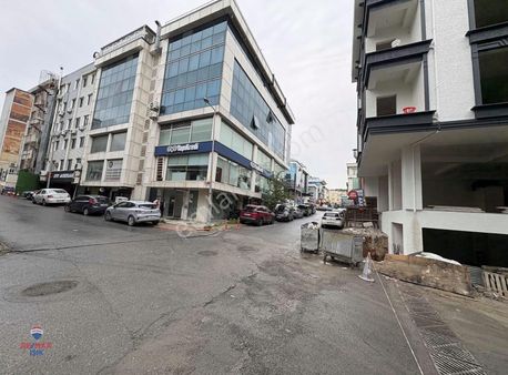 Çekmeköy Belediye Yakınında Kiralık Büro&ofis