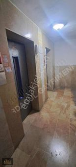 Merkez Yeni Mah'de Vatan Caddesi'nde Geniş,masrafsız,merkezi 3+1