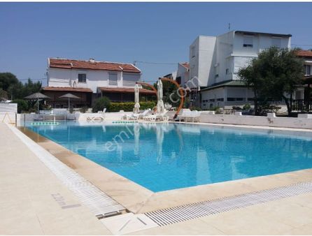 Turyap Çeşme Şifene'de Havuzlu Sitede Kiralık 2+1 Villa