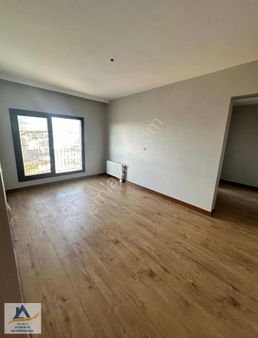 Kayaşehir 22. Bölge Küçük Ada'da Satılık 4+1 Daire