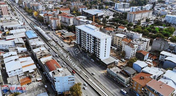 Remax Advantagedan Davutdede Metro İstasyonunda Sıfır 2+1 Daire