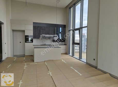 İncek Merkezi Lokasyonda Lüks Yapılı 5+1 Satılık Daire