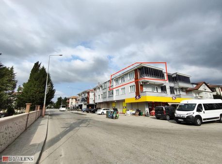 Yazlık'ta Ana Cadde Üstünde Satılık Daire