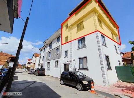 Yazlıkta 2+1 Ve Çatı Katında Ek Odası Olan Kiralık Daire