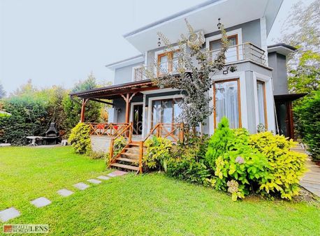 Bağdat Caddesi Üzerinde Kiralık Havuzlu Müstakil Villa