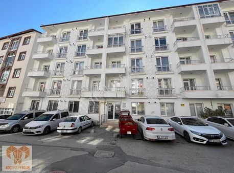 Çarşı Civarı 2+0 Eşyalı Ara Kat