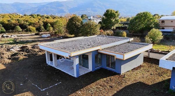 Kocaeli Kartepe'de 800 M2 İçinde 466m2 Muhteşem Müstakil Villa.