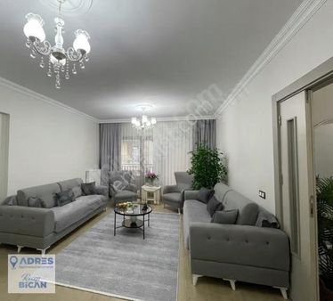 Kağıthane Yahya Kemal Toki Konutları'da 3+1 Satılık Daire