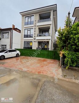 Adapazarı Merkez Ozanlarda 3+1 Sıfır Ebeveyn Banyolu