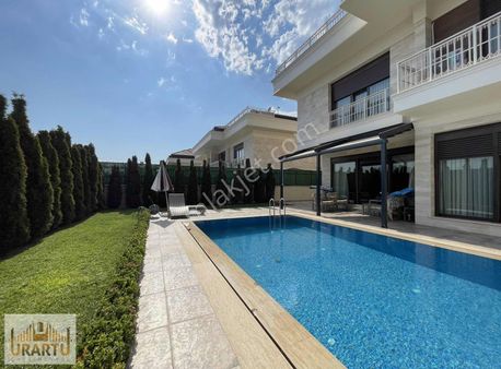 Beylikdüzü Comfort Villaları Müstakil Havuzlu Bahçeli Lüx Villa