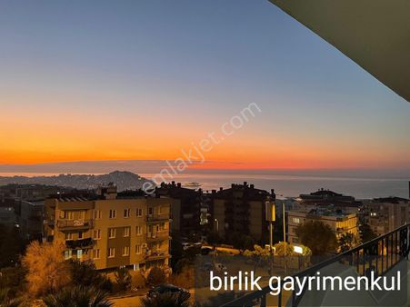 Birlik Gayrimenkul Den Satılık Deniz Ve Havuz Manzaralı 3+1 Daire