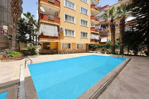 Alanya Güllerpınarı Mah.eşyalı Satılık 5+1 Dubleks Daire