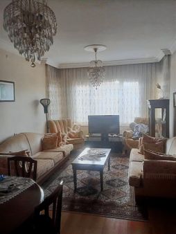 Hoşcan Emlaktan Aydınlıkevlerde 3+1 Yapılı Satılık Daire