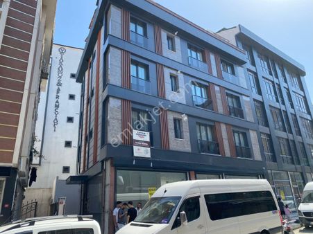 Kağıthane Merkezi Yerde Cadde Üzeri Yeni Binada Eşyalı Daire