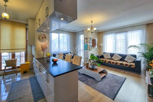 Çekmeköy Site İçi Satılık 4+2 Çatı Dubleks Daire