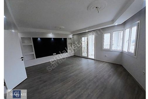 Alaybey Tersane Kısmen Deniz Manzaralı Full Tadilatli 3+1 Daire