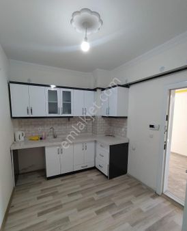 Şehir Hastanesi Arkasında Kombili Balkonlu Kapalımutfak 1+1daire