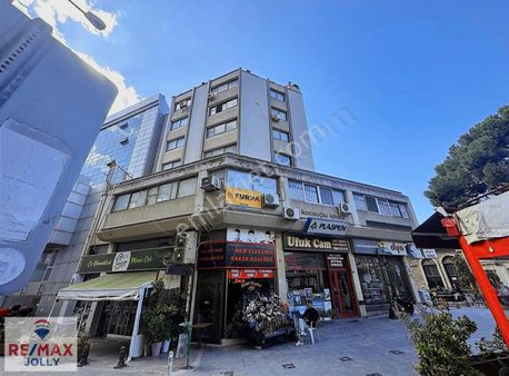 Bornova Merkez Kocaoğlu İş Merkezinde 40 M² Satılık Ofis