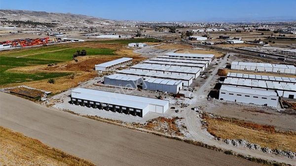 Anbar 105 M² Wc Ve Mutfaklı Kiralık Dükkan