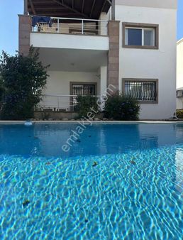 Butik Sitede Havuzlu Bahçe Katı