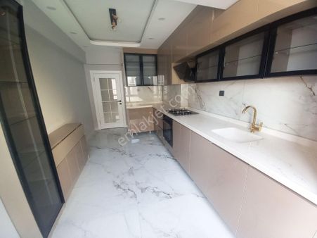 Sincan Andiçen Mahallesinde Salon Bağımsız Ultra Lüx Yapılı Satılık 3+1 Daire