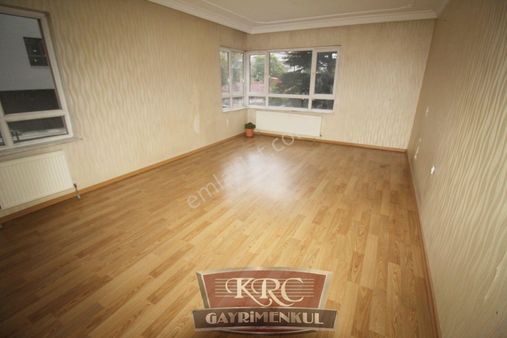 Krc'den Çağlayan Mahallesinde Site İçerisinde 3+1 Kiralık Daire
