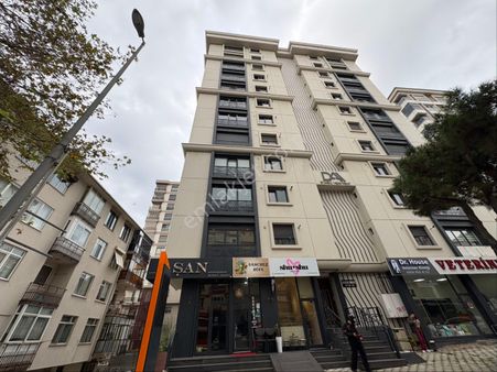 Oben'den Emin Ali Paşa Caddesinde 12 M² Net Kullanımlı Dükkan