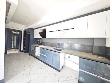 Elisa Gyo// Serkent Bahçelievler Sedat Kılınç Manzarapark Site İçerisinde 4+1 Daire