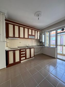 Conker İnşaat Emlak'tan Sütlüce Mah. Cadde Üzeri 2+1 Kiralık