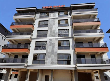 Real Center\\çiçek Park Sitesinde Arakat Balkonlu Satılık 3+1