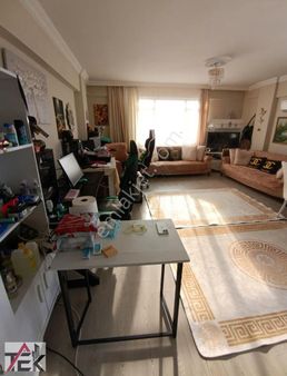 Aliağa İstiklal Caddesinde Deniz Manzaralı 2+1 Daire