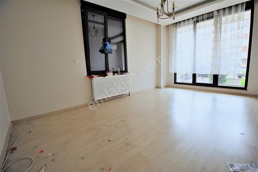 Yatırım'dan İdealtepe Koru'da Genç Yapıda Ayrı Mutfak Geniş 2+1