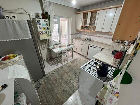 Öz Gayrimenkul'den Akşemsettin Mh. 3+1 Katta Ön Cephe Daire