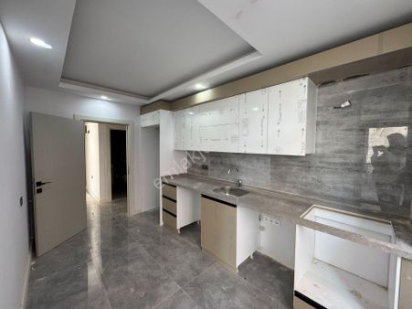 Kızıltoprak Şehitler Parkı Yakını Sıfır Arakat Fırsat 3+1 Daire