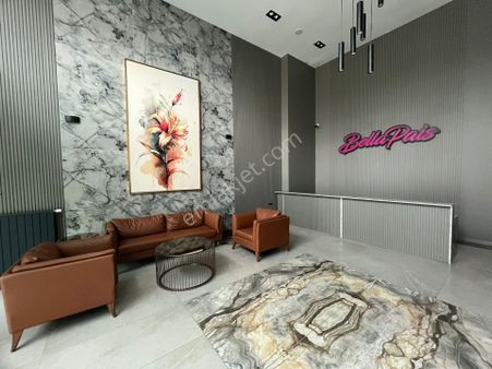 Turyaptan İncek Bellapais'de Balkonlu Geniş Manzaralı 1+1 Daire